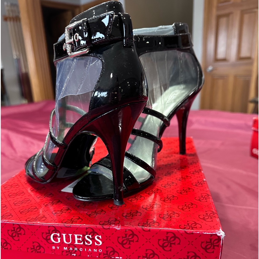 Guess Halter